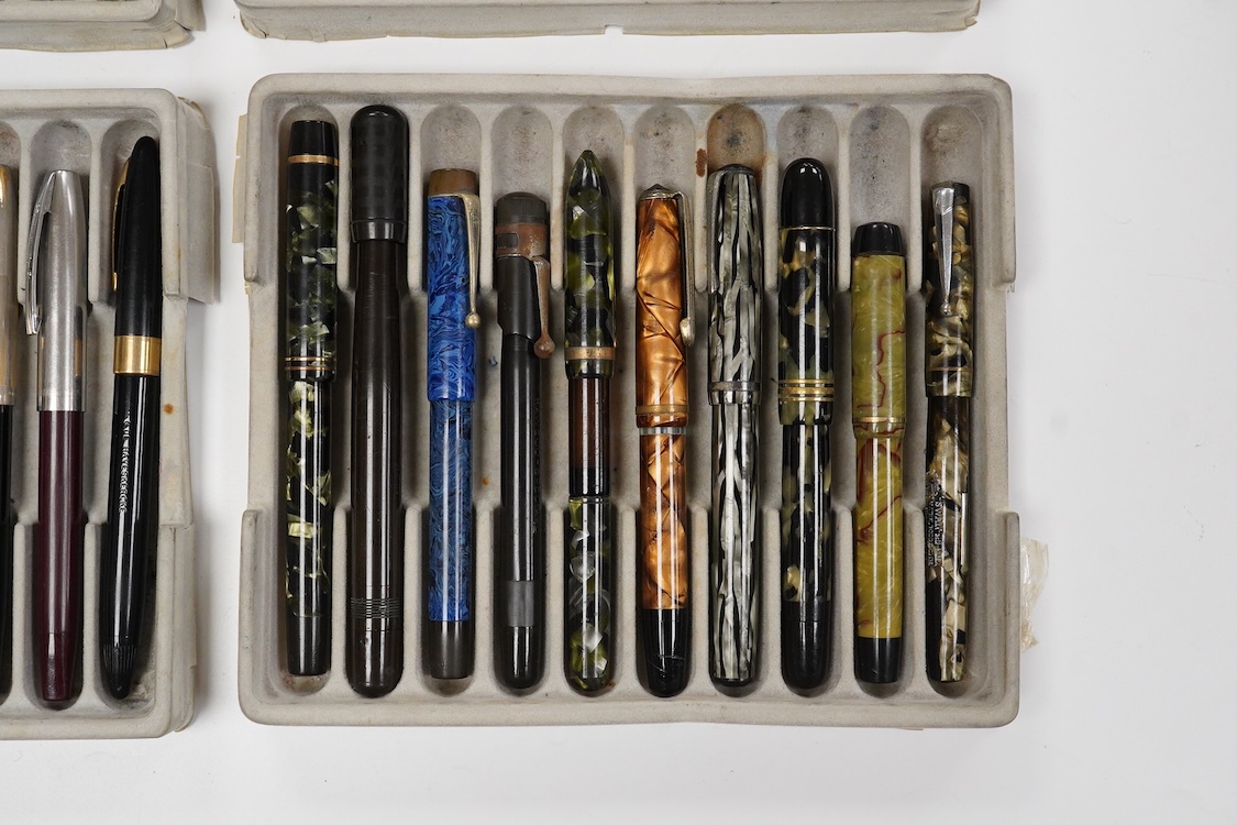 A collection of various fountain pens, various manufacturers (some incomplete, approx. 40)